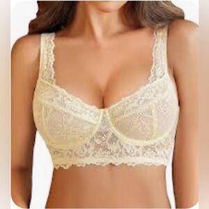 La Perla Women’s Luxurious lingerie Elegant Lace Bra in Ivory/Cream Size 36C